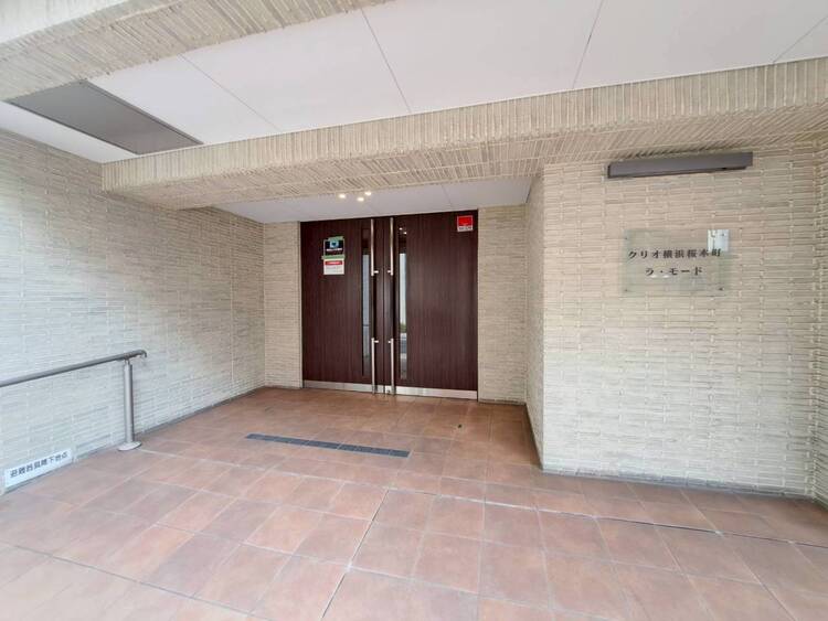 その他 上質感漂う玄関アプローチです。