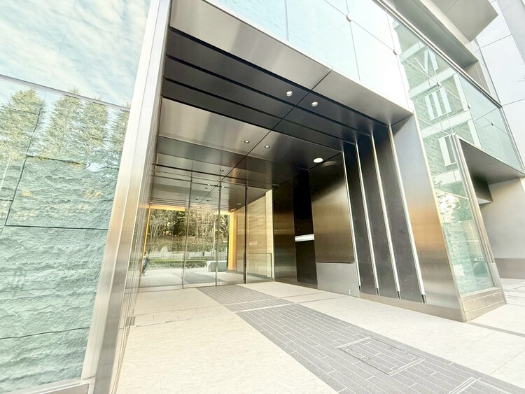 その他 上質感漂う玄関アプローチです。