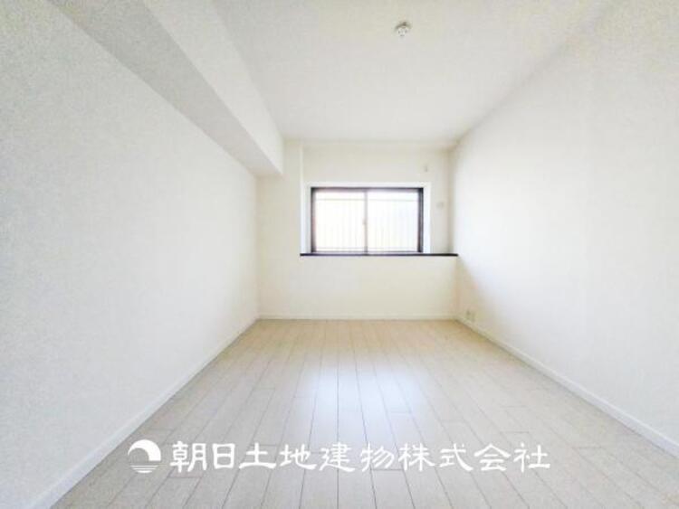 内装 【居室】爽やかな空間演出とセンス良く纏められた室内は素敵な寛ぎ空間です。