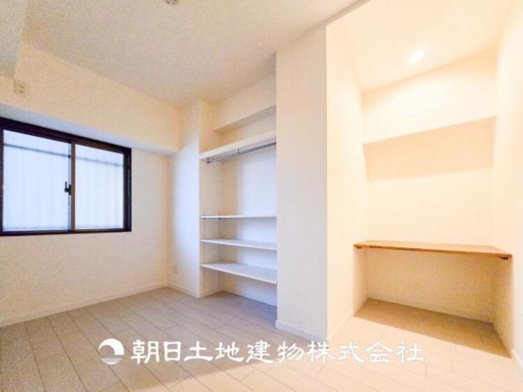 内装 【居室】趣味・感性で個性的に飾って頂けるようシンプルに仕上げてあります。