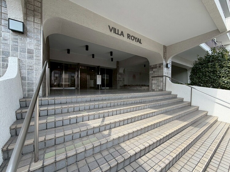 その他 上質感漂う玄関アプローチです。