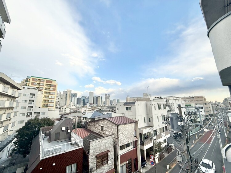 その他 眺望や窓からの景色が良いと、家で過ごす時間も快適です。