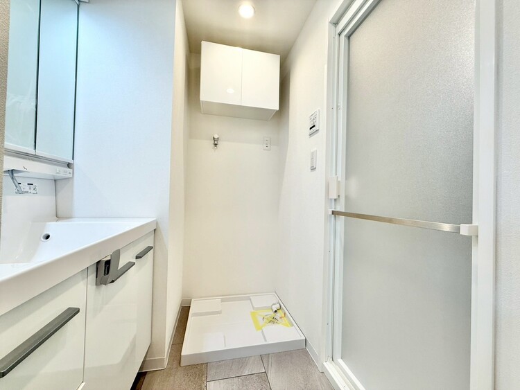 その他 十分な広さの脱衣所。