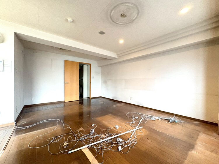 内装 現在改装中◆simple is best◆無駄のない綺麗なつくりのリビングルームであなただけの暮らしを。