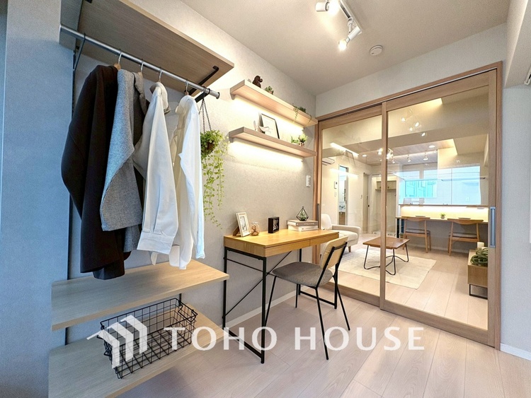 内装 【PRIVATE ROOM】◆快適◆な暮らしに不可欠な収納スペース。快適さとともに思い出も詰まっていく。