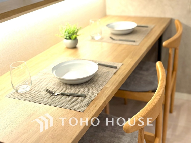 内装 【LIVING】◆陽光◆が差し込む。この開放的なLDKに家族の笑顔が集う。家族が一緒に過ごす空間は明るく、そして居心地よく。