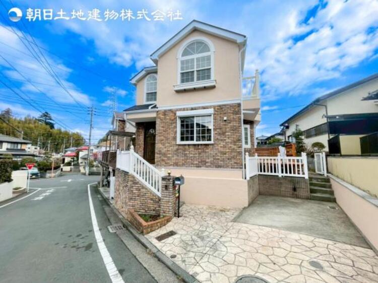 外観 すぐの見学や資料請求などお気軽にお問い合わせお待ちしております