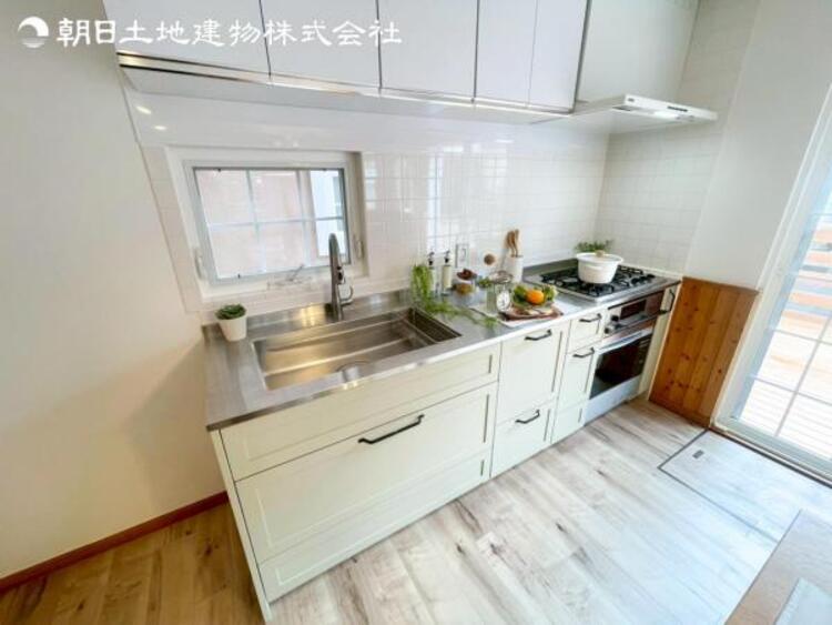 キッチン すぐの見学や資料請求などお気軽にお問い合わせお待ちしております