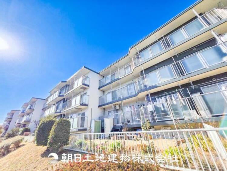 外観 爽やかな空間演出とセンス良く纏められた室内は素敵な寛ぎ空間です。