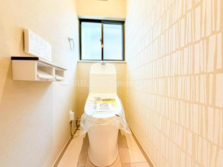 トイレ 【トイレ】ウォシュレット、保温機能付き便座など充実の設備です　お掃除がしやすくストレスフリー！！