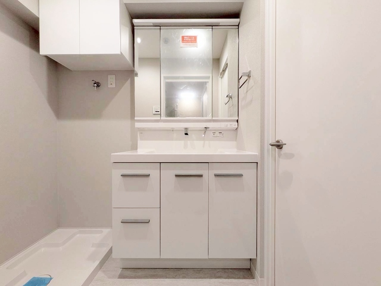 洗面 何かと物が増える場所だからこそ、スッキリと見映えの良い空間に。