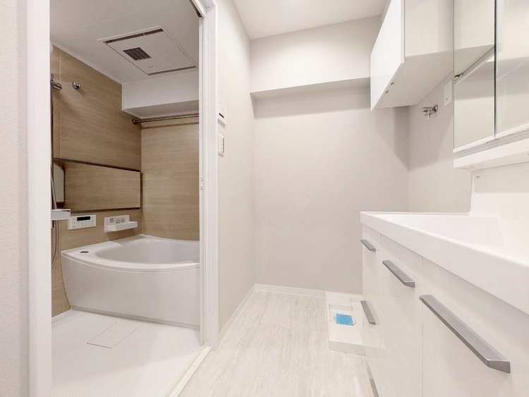 洗面 清潔感と心地よさを重視した、上質感漂うパウダールーム。