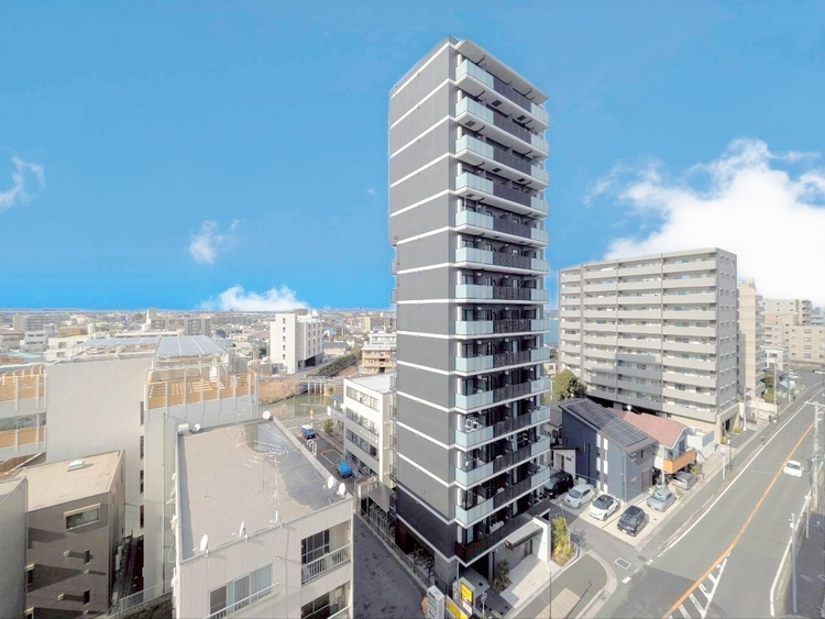 バルコニー 窓を開けると広がる青空。心をリフレッシュして日々を過ごしていきましょう。