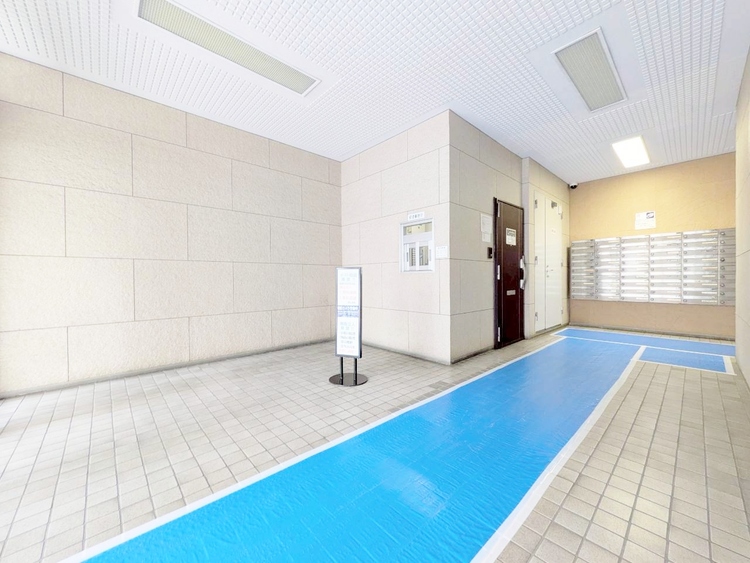 エントランス エントランス内部は、管理が行き届き清潔な共有スペースとなっています。