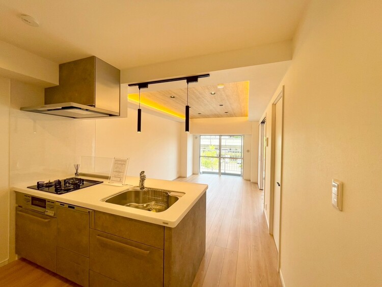 居間 飾り過ぎないシンプルな内装と偏り過ぎないデザインで統一しました。