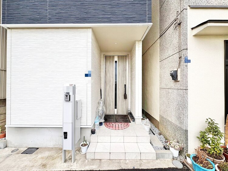 玄関 玄関を開ければ、そこは安らぎのご自宅。