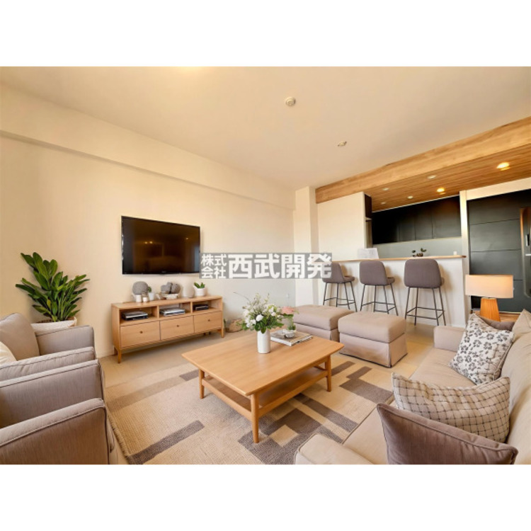 居間 （配置してある家具や小物はCGによるイメージです）