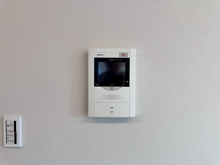 その他 誰が来てもわかる様にモニター付きインターホンを設置。