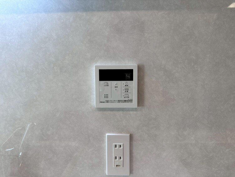 その他 見やすい画面で操作しやすい給湯パネル。