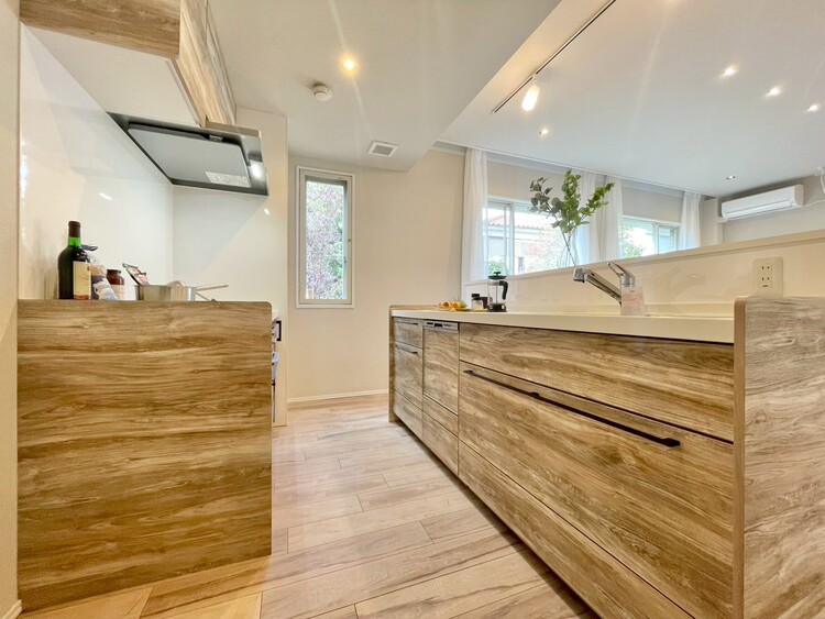 その他 開放感のあるキッチンスペース。調理をしながら、会話も弾みそうですね。