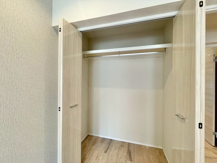 その他 収納スペースが付いていて、お部屋を広く使っていただけます。