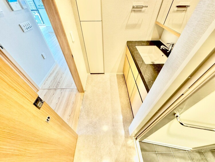 その他 十分な広さの脱衣所。