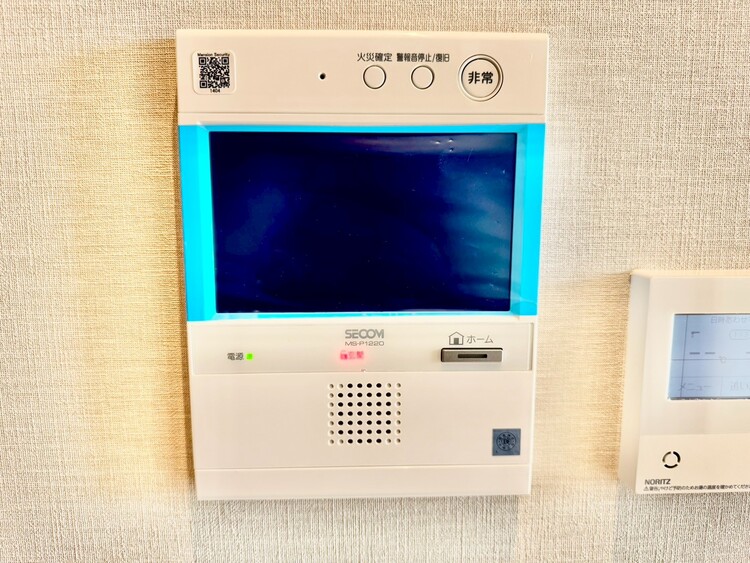 その他 誰が来てもわかる様にモニター付きインターホンを設置。