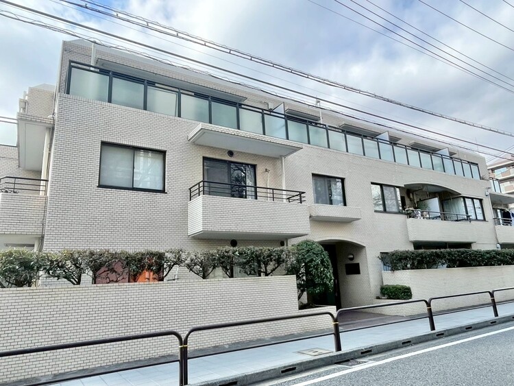 その他 飽きのこないシンプルモダンな外観です。