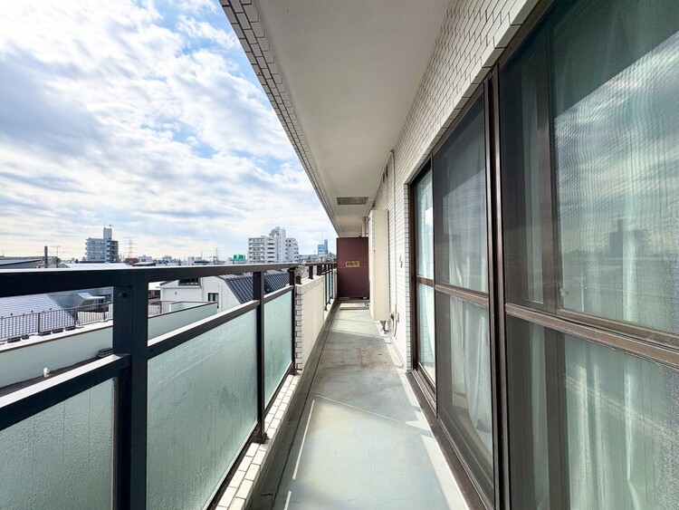 その他 朝の澄んだ空気や、夕方に吹く清々しい風を感じられるバルコニー。