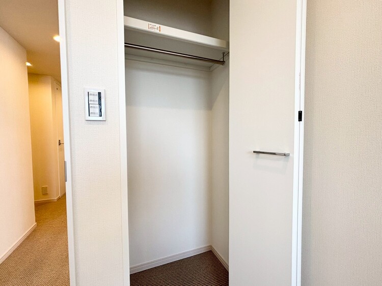 その他 収納スペースが付いていて、お部屋を広く使っていただけます。