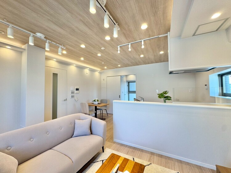 その他 シンプルな内装と偏り過ぎないデザインで統一しました。