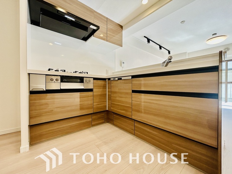 キッチン シンプルな部屋の雰囲気に溶け合うナチュラルキッチン