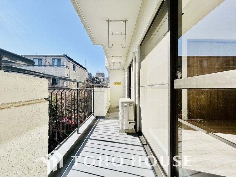 バルコニー 陽当たり良好なバルコニー