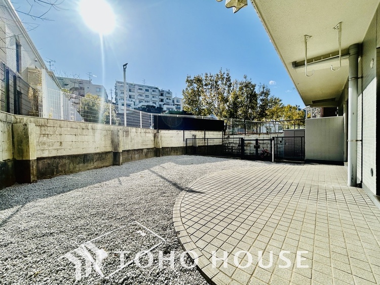 バルコニー 広々としたテラス、専用庭