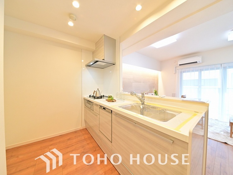 キッチン シンプルな部屋の雰囲気に溶け合うナチュラルキッチン