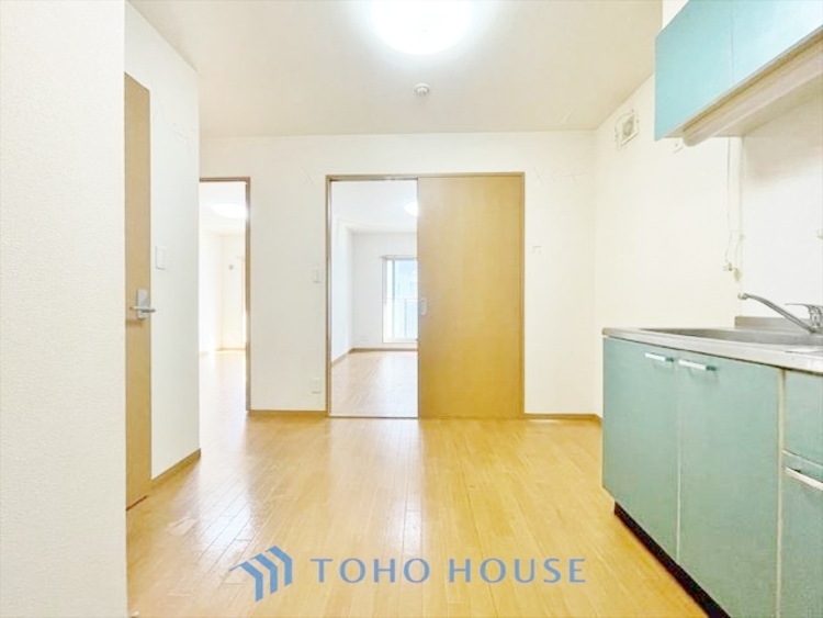 キッチン ◆ここに在る◆事も無げに美しく、伝えるには筆舌に尽くし難い。豪華絢爛や華美と言う事ではなく、住まう者にとって暮らし易く心地がいいと言う美しさがこの住まいには込められている。