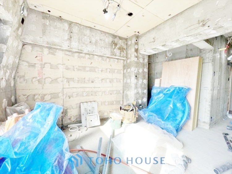 内装 ◆癒しの空間◆室内構成に拘り採光とセンスを散りばめた空間。それは『柔らかさ』に似た素敵な居場所。そこに暮らす人のことを考えつくり出したものは『癒し』という心地よい居場所なんだと思う