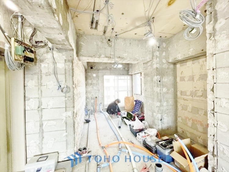 風呂 ◆陽溜まり◆の温もりを感じ、ふわりと寄り添う太陽の妖精たちが自然と僕達を微睡ませる。うとうとしたい訳ではないがそんな時間が嫌いじゃない自分がここにいる。