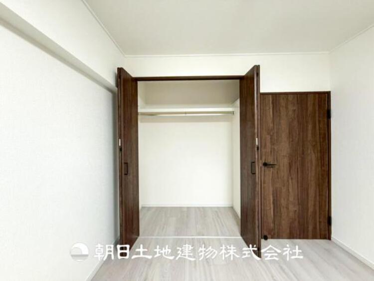 収納 【収納】部屋ごとに設けた収納は住みやすさへのこだわりがあります。シンプルで使いやすい収納スペース。