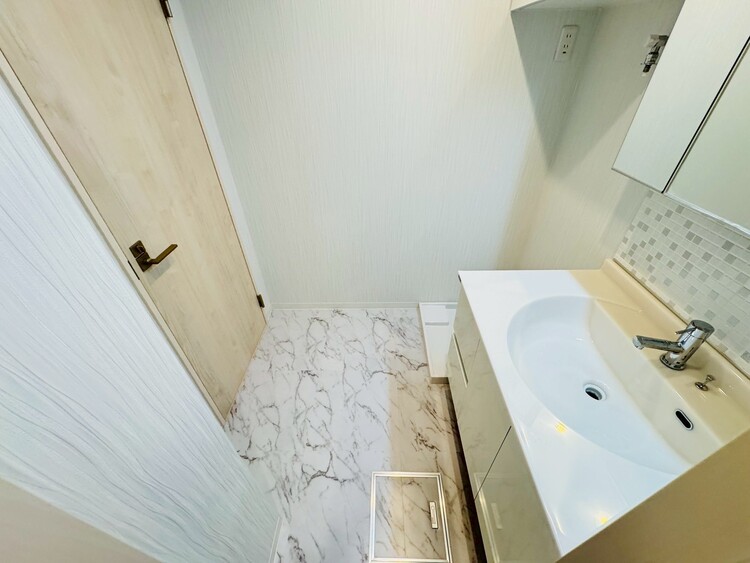 その他 十分な広さの脱衣所。