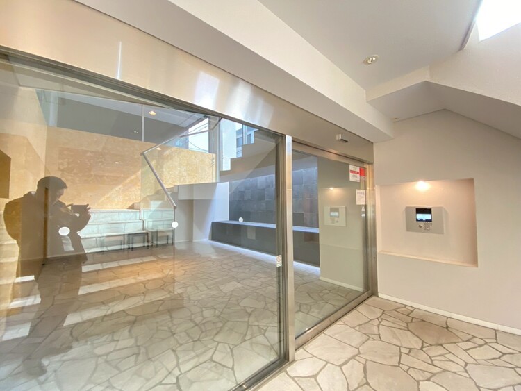 その他 上質感漂う玄関アプローチです。