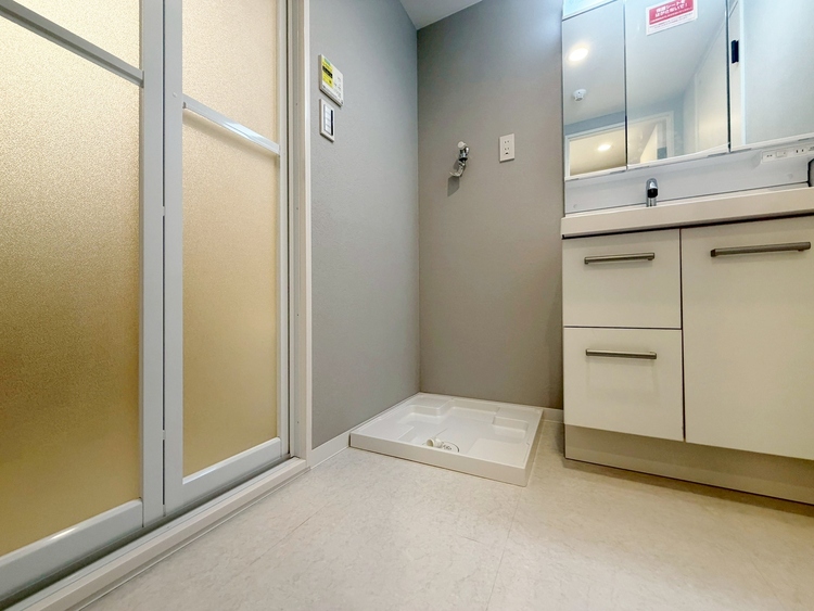 その他 十分な広さの脱衣所。