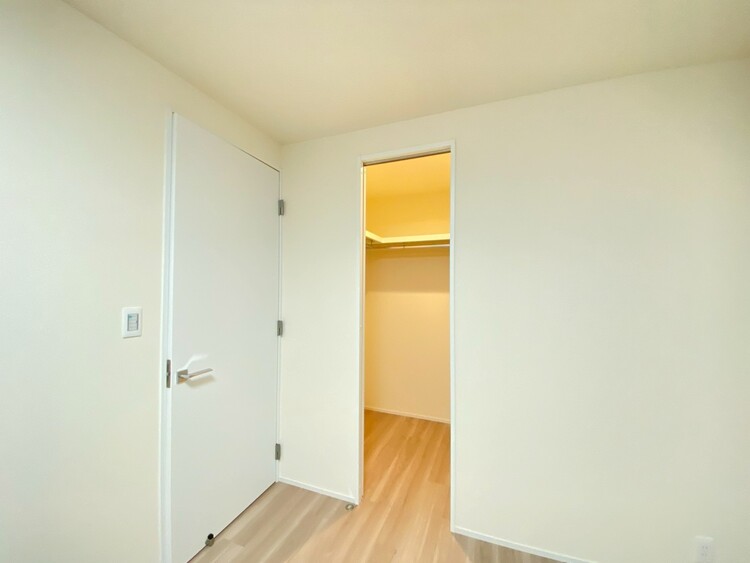 その他 収納スペースが付いていて、お部屋を広く使っていただけます。