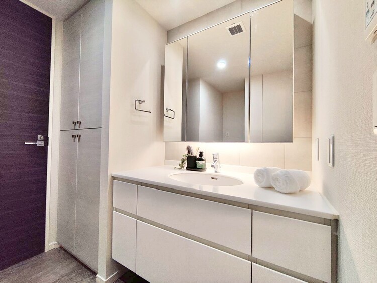 洗面 清潔感を感じられる洗面化粧台。