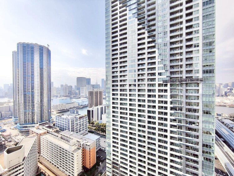 バルコニー 眺望や窓からの景色が良いと、家で過ごす時間も快適です。