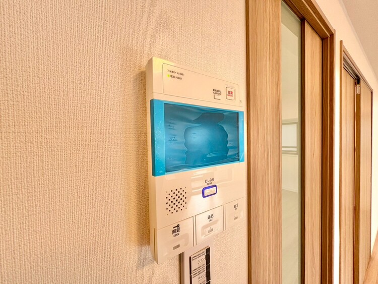 設備 誰が来てもわかる様にモニター付きインターホンを設置。