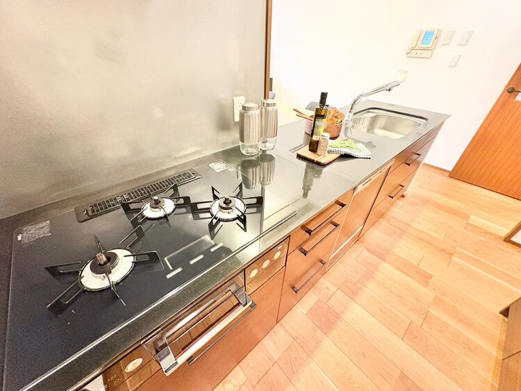 その他 開放感のあるキッチンスペース。調理をしながら、会話も弾みそうですね。