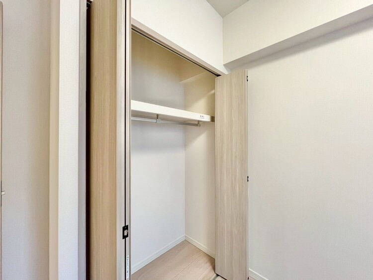 その他 収納スペースが付いていて、お部屋を広く使っていただけます。