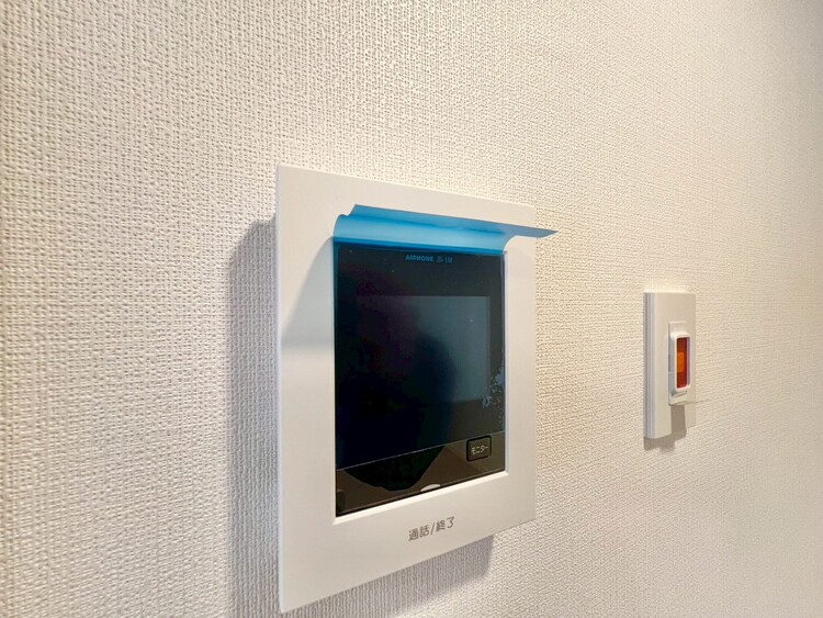 その他 誰が来てもわかる様にモニター付きインターホンを設置。