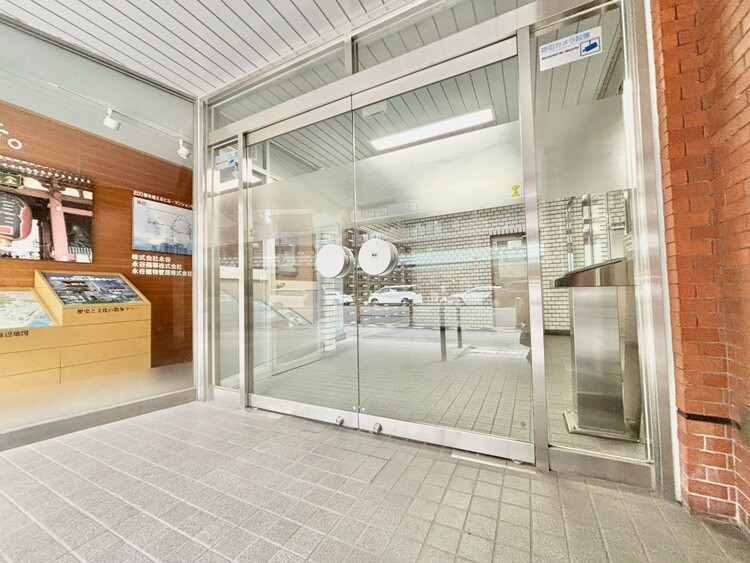 その他 上質感漂う玄関アプローチです。